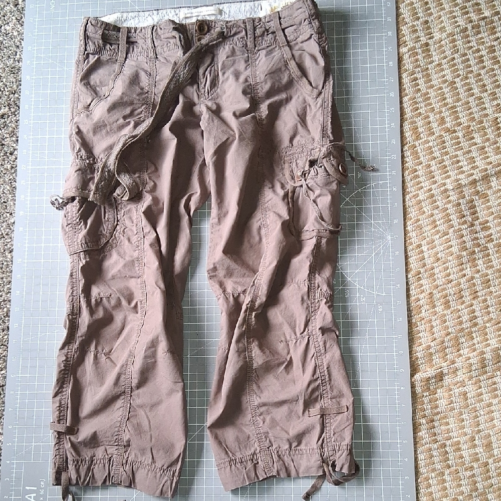 Cargo Capri Pants - Picture 5 of 7